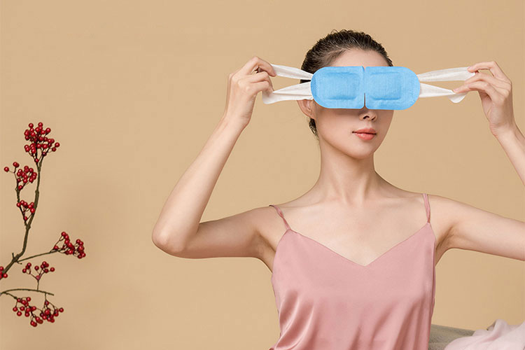 蒸気で快適なリラックス体験を提供するホットアイマスクについて